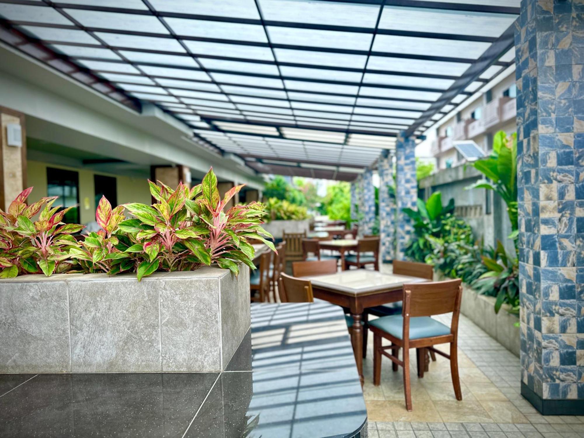 Mangrove Prestige Hotel Na Chom Thian Exteriör bild